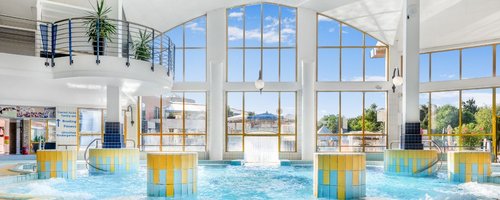 Poollandschaft im Park Inn by Radisson Sárvár Resort & Spa 