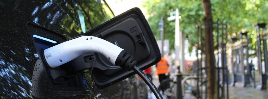 E-Auto wird geladen