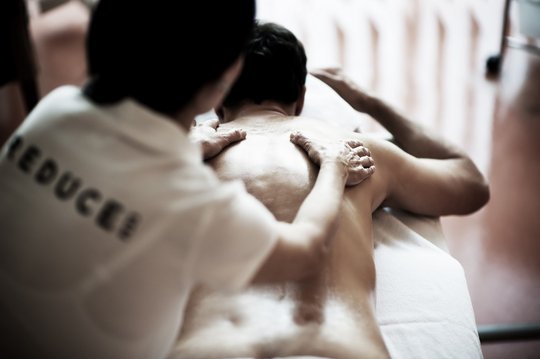 Massage (c) Bruckner