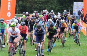 Radfahrer bei Rennstart