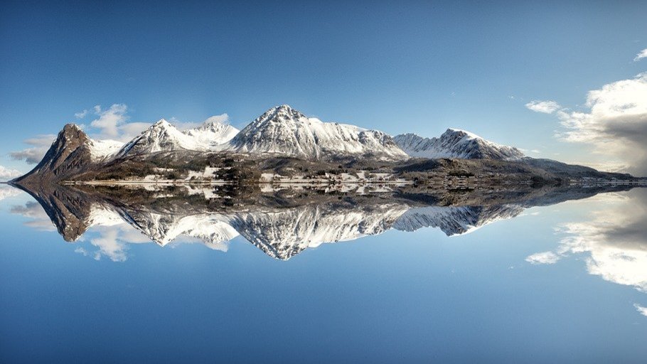 Foto von einem Fjord in Norwegen