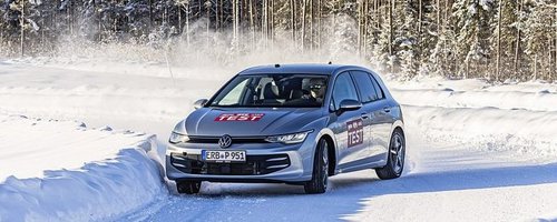 Ganzjahresreifentest bei winterlichen Fahrbedingungen
