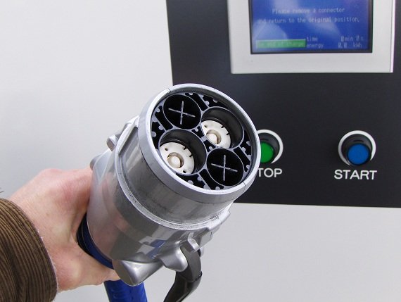 Chademo-Stecker