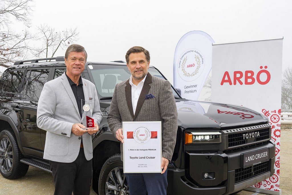 Dr. Peter Rezar, Präsident der ARBÖ-Bundesorganisation; Rudi Glass, Head of Public Relations & Communication