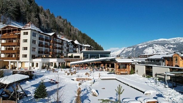 Mann in Sauna im Sportresort Alpenblick