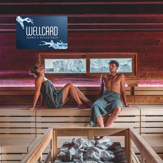 Zwei Personen in der Sauna