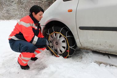 Bild von Kontrolle der Schneekette