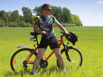 © © Leonid Tit / Fotolia.com Fahrradbekleidung